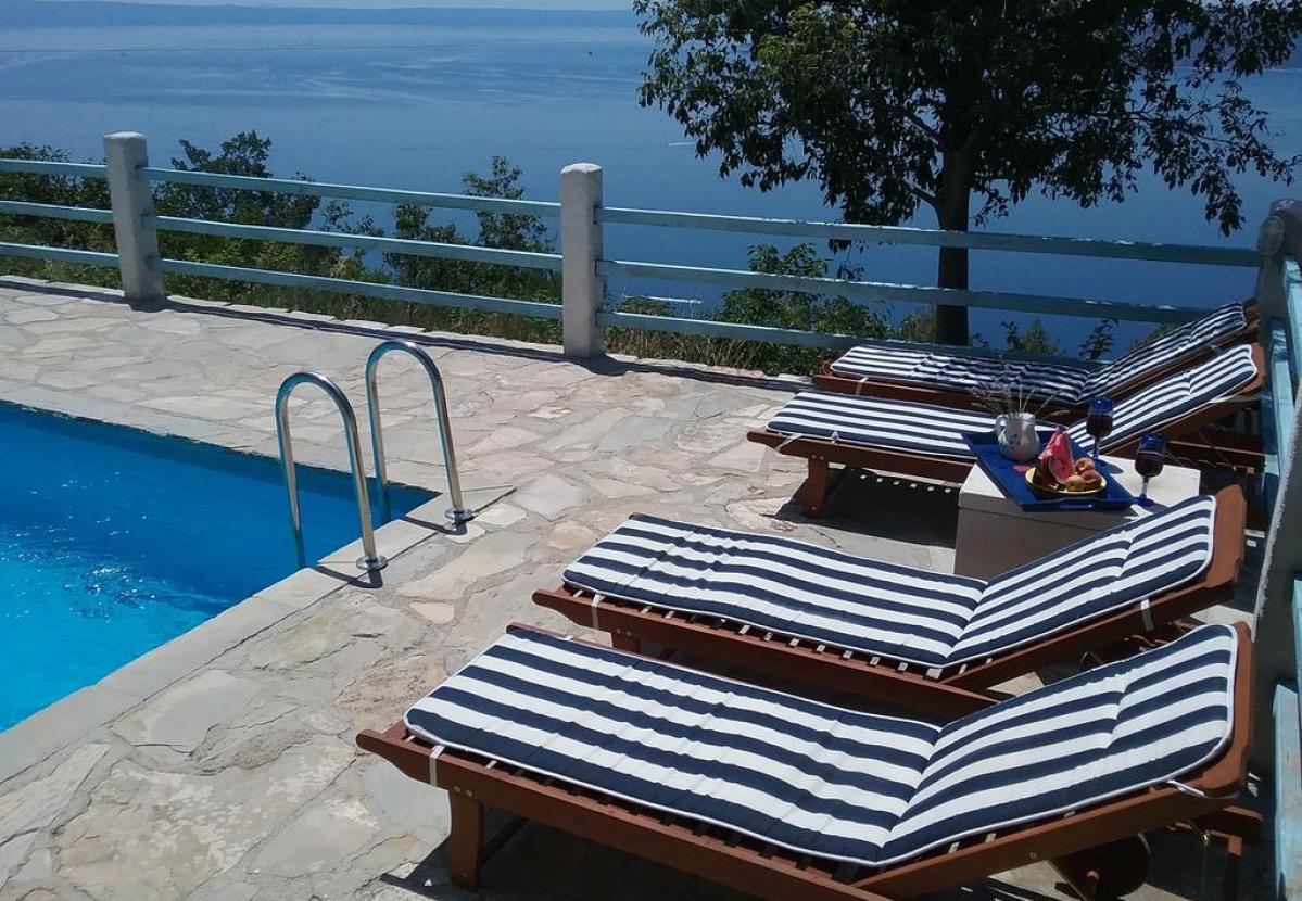 villa_nikolina brela, boris_bartulovic, apartment_brela, apartment_with swimming pool